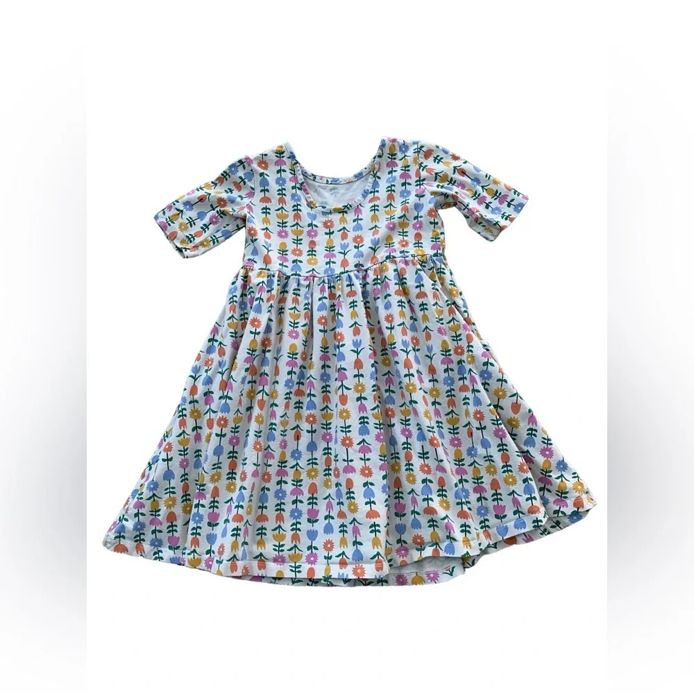 Hanna Andersson Size 130, 8, Short Sleeve Pocket Skater Dress in Colorful Tulip